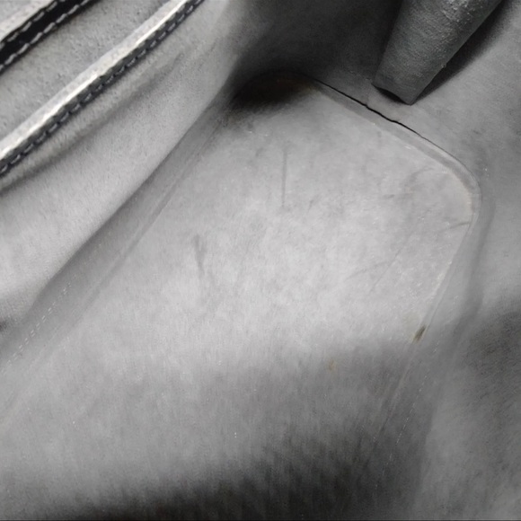 ❌❌SOLD❌❌AUTH Louis Vuitton LV Alma MM Handbag Bag Black Epi Leather Tote - Picture 8 of 9